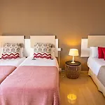 Lirios Village - Private Villas, Unbeatable Location, Heated Pools Marbella