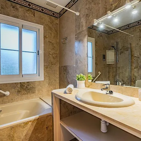 Villa Lirios Village