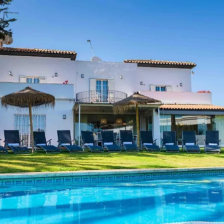 Villa Lirios Village