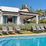 Lirios Village - Private Villas, Unbeatable Location, Heated Pools Вілла *