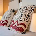 Lirios Village - Private Villas, Unbeatable Location, Heated Pools *