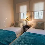 Вілла Lirios Village - Private Villas, Unbeatable Location, Heated Pools *