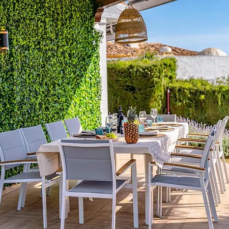 Lirios Village - Private Villas, Unbeatable Location, Heated Pools Villa Marbella