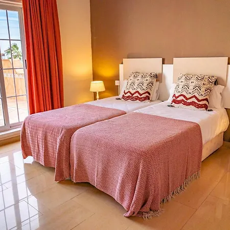 Lirios Village - Private Villas, Unbeatable Location, Heated Pools Villa Marbella