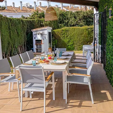 Lirios Village - Private Villas, Unbeatable Location, Heated Pools Marbella
