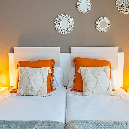Lirios Village - Private Villas, Unbeatable Location, Heated Pools *
