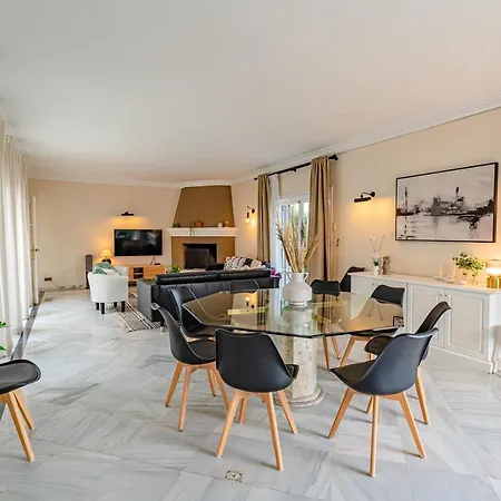 Villa Lirios Village *