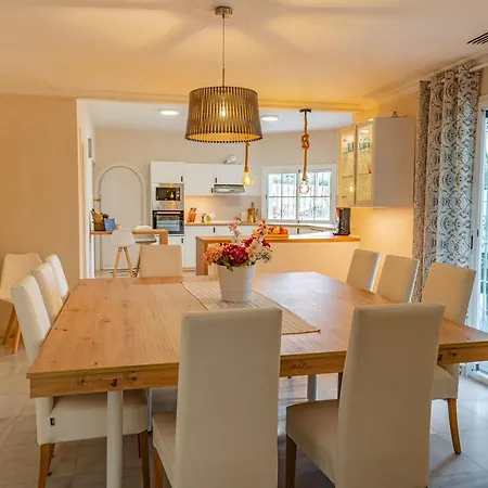 Lirios Village * Marbellac