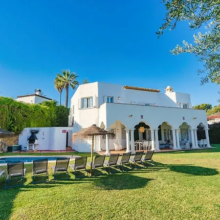 Willa Lirios Village *