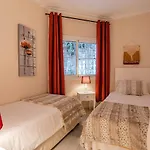 فيلة Lirios Village - Private Villas, Unbeatable Location, Heated Pools