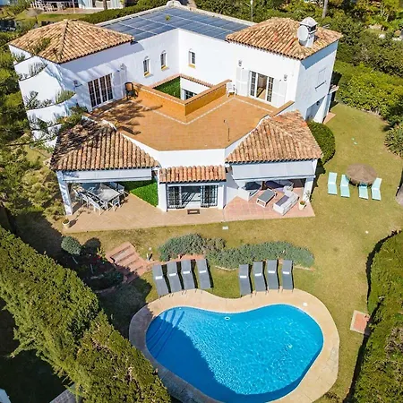 Lirios Village - Private Villas, Unbeatable Location, Heated Pools *